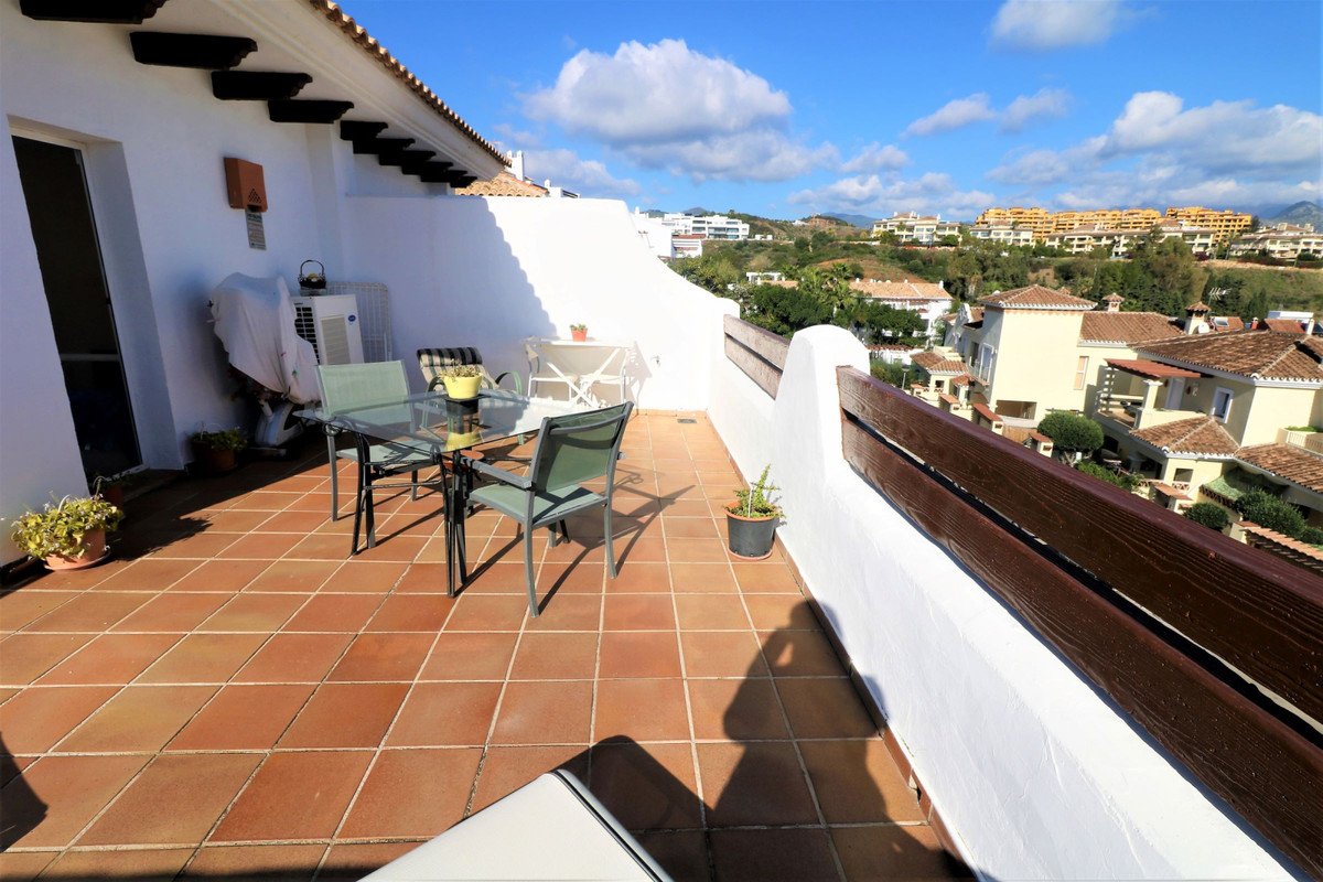 3 Bed Semi-Detached House in Estepona