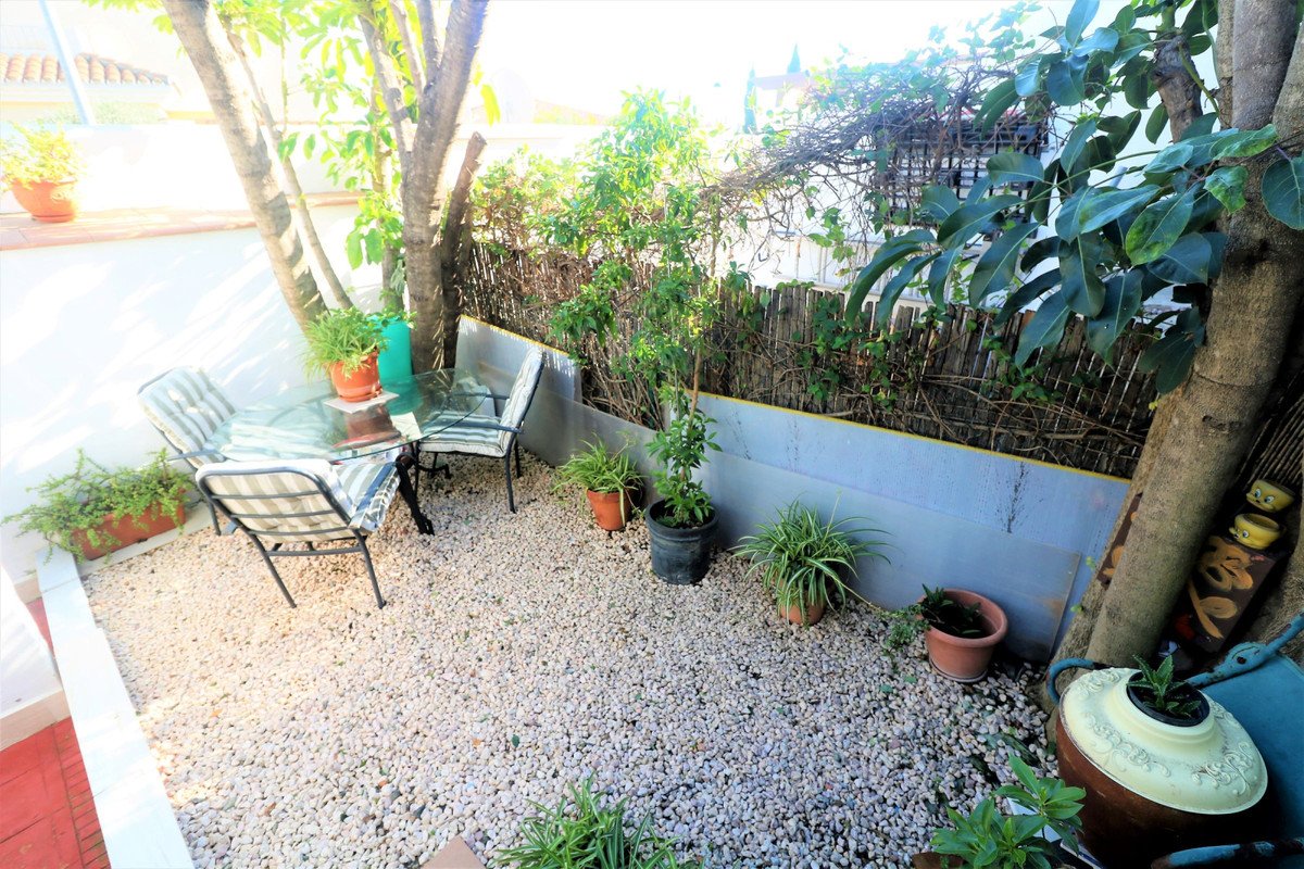 3 Bed Semi-Detached House in Estepona