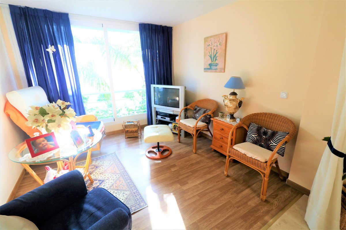 3 Bed Semi-Detached House in Estepona