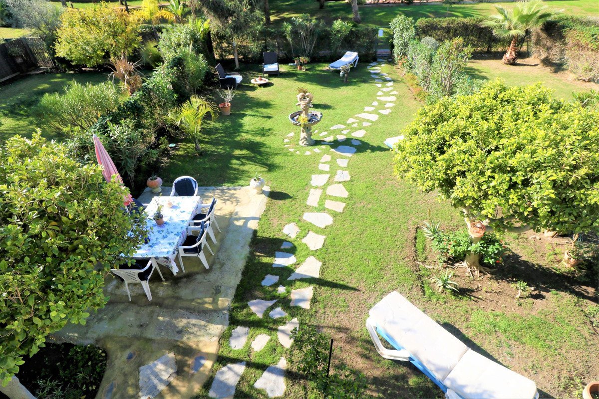 3 Bed Semi-Detached House in Estepona