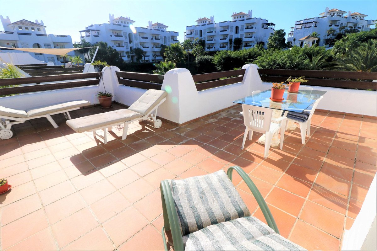 3 Bed Semi-Detached House in Estepona