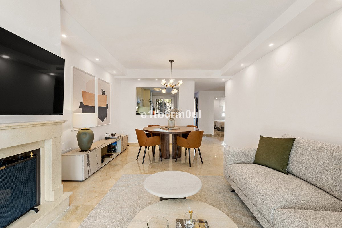 2 Bed Middle Floor Apartment in Nueva Andalucía