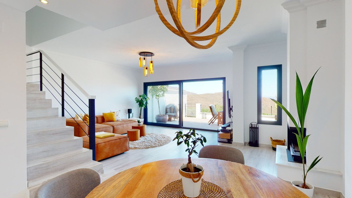4 Bed Townhouse in La Mairena