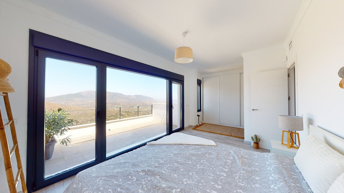 4 Bed Townhouse in La Mairena