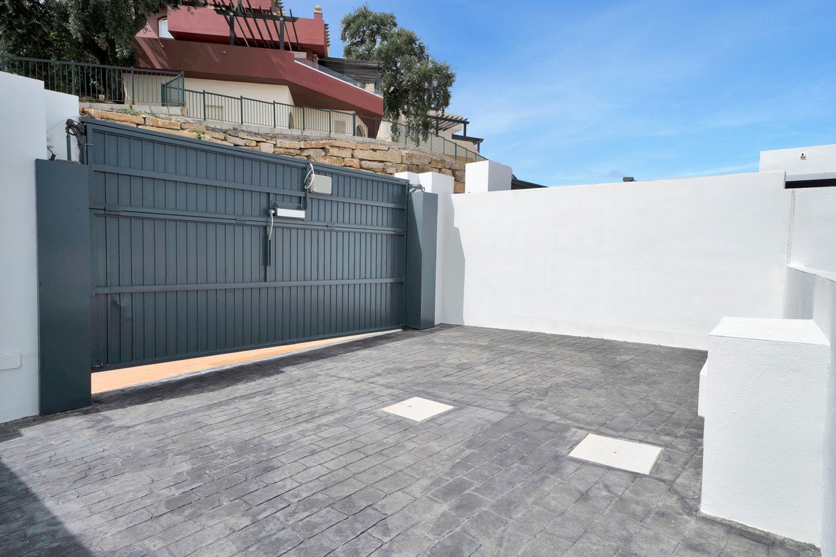 4 Bed Townhouse in La Mairena