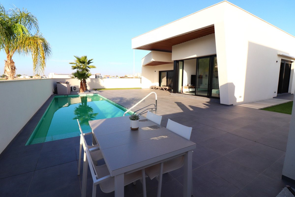 3 Bed Detached Villa in Formentera del Segura