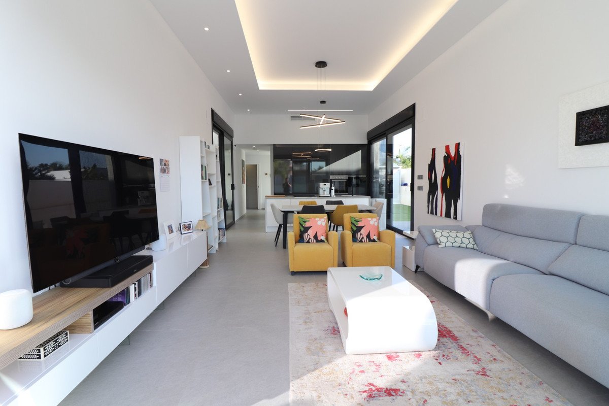 3 Bed Detached Villa in Formentera del Segura