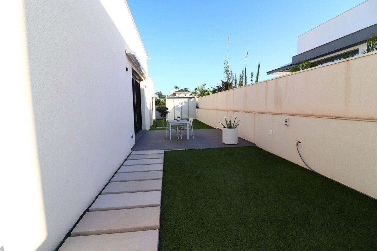 3 Bed Detached Villa in Formentera del Segura