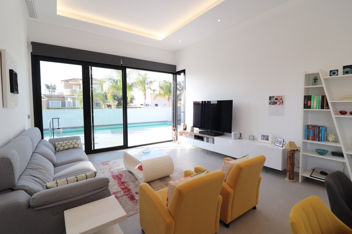 3 Bed Detached Villa in Formentera del Segura