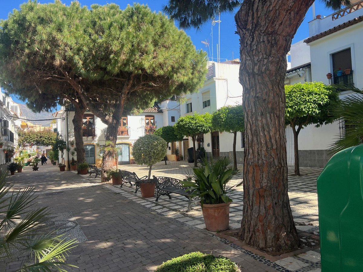 3 Bed Semi-Detached House in Estepona