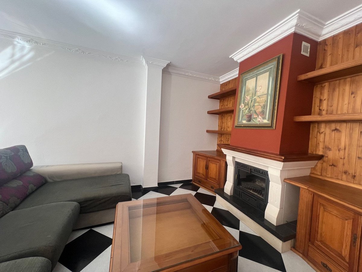 3 Bed Semi-Detached House in Estepona