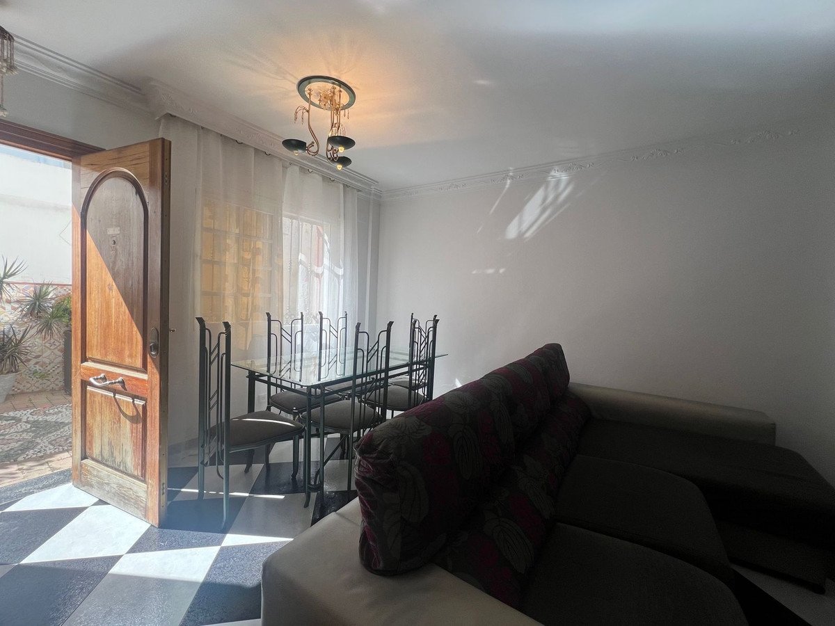 3 Bed Semi-Detached House in Estepona