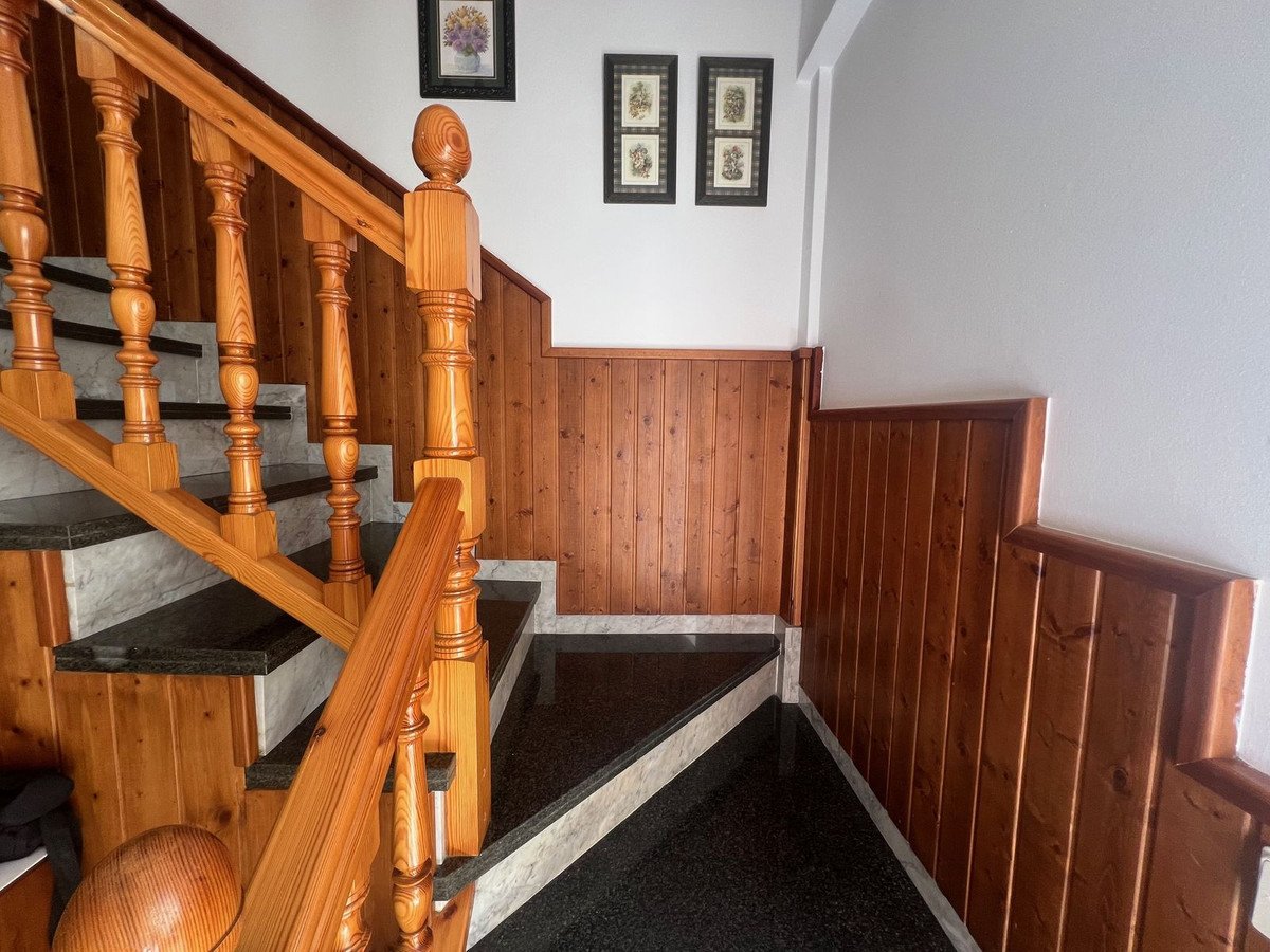 3 Bed Semi-Detached House in Estepona