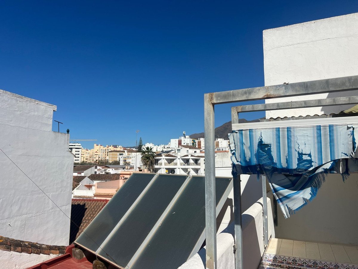 3 Bed Semi-Detached House in Estepona