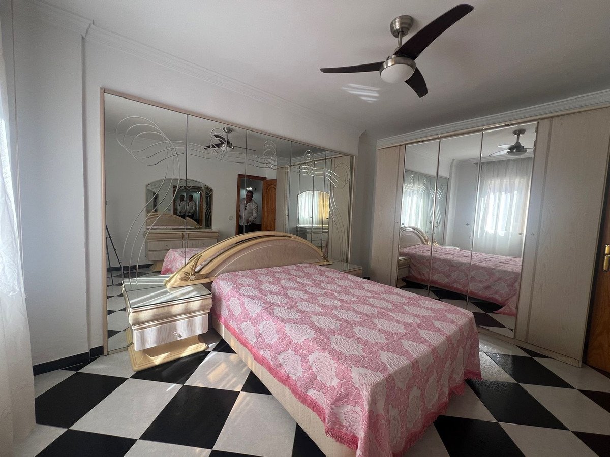3 Bed Semi-Detached House in Estepona