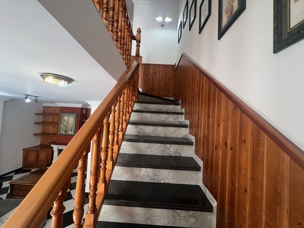 3 Bed Semi-Detached House in Estepona