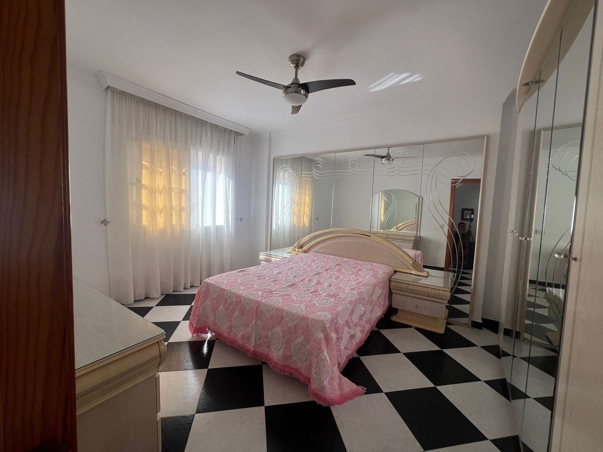 3 Bed Semi-Detached House in Estepona