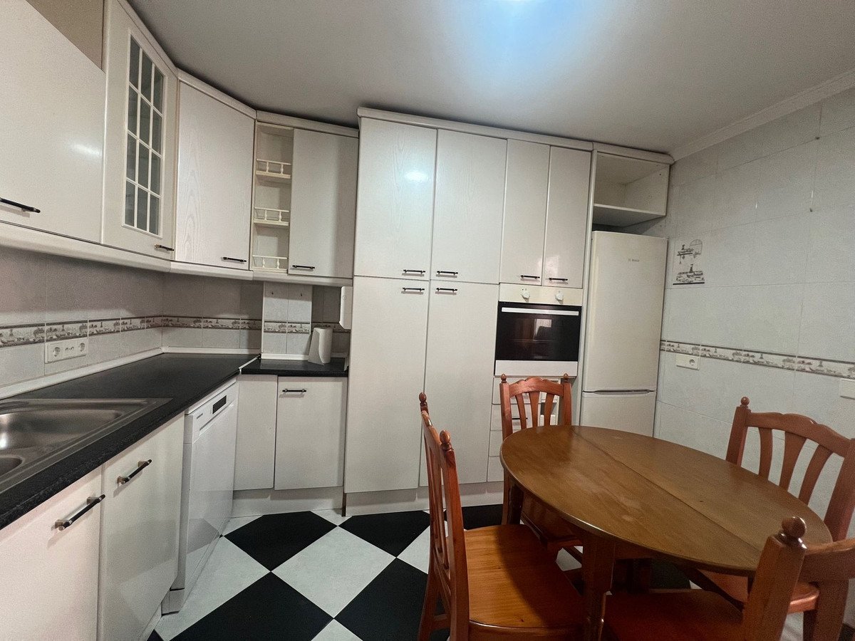 3 Bed Semi-Detached House in Estepona