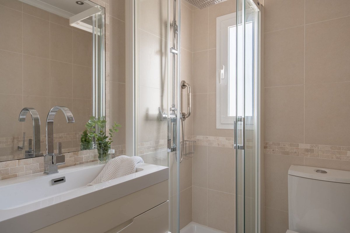 2 Bed Ground Floor Apartment in Nueva Andalucía