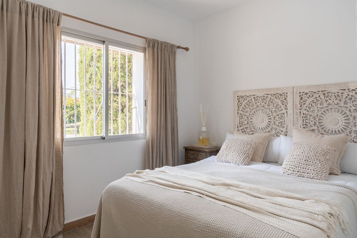 2 Bed Ground Floor Apartment in Nueva Andalucía