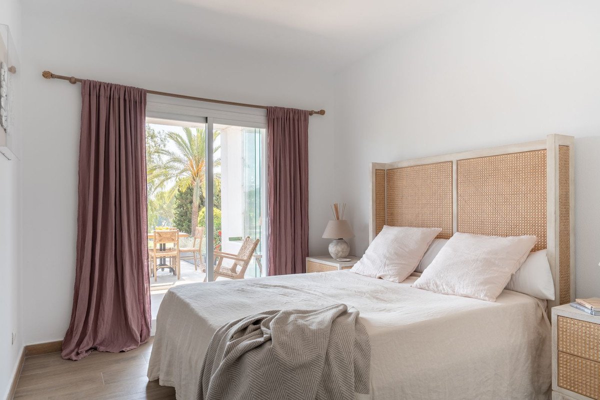 2 Bed Ground Floor Apartment in Nueva Andalucía