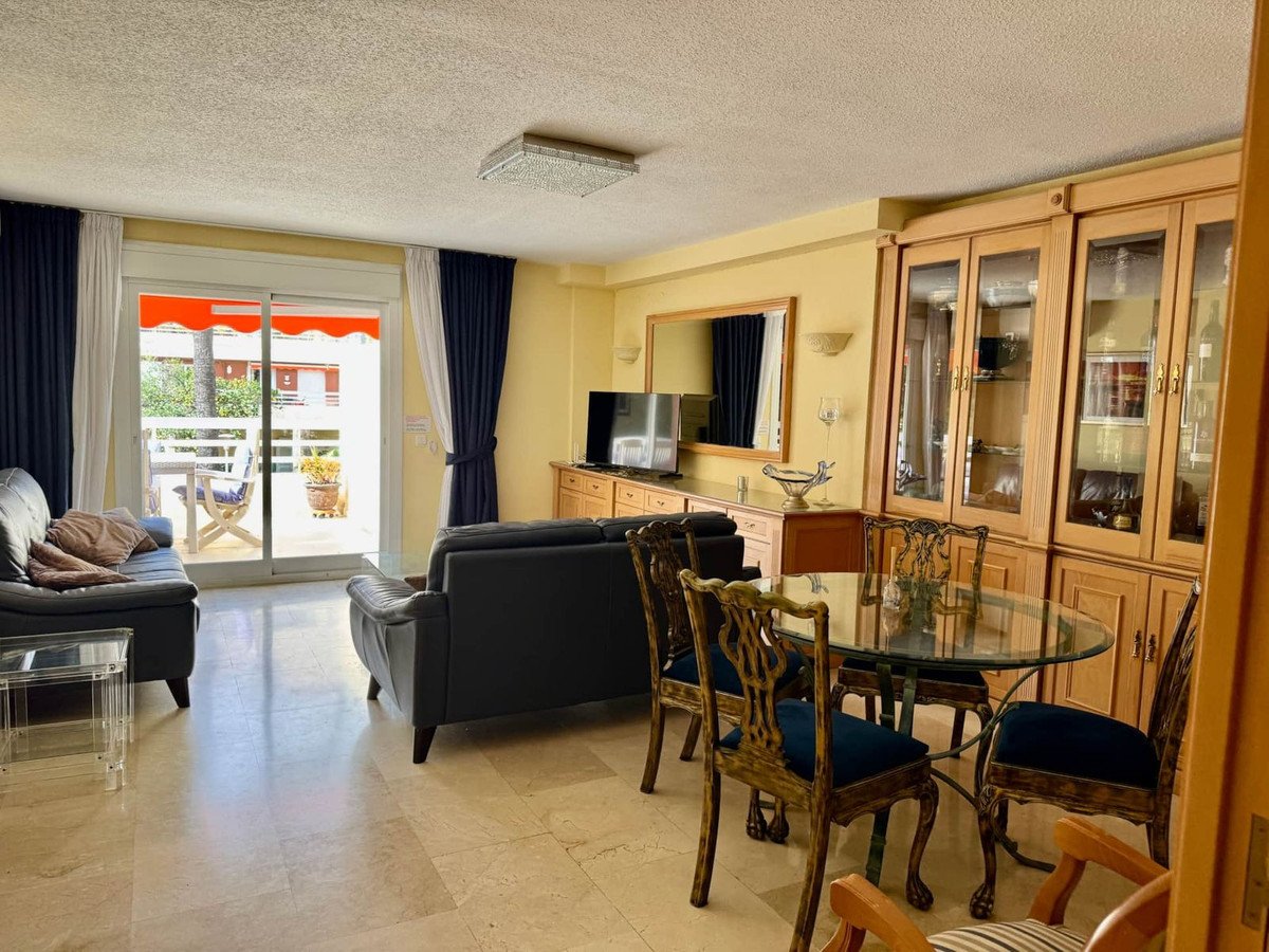 3 Bed Middle Floor Apartment in Marbella