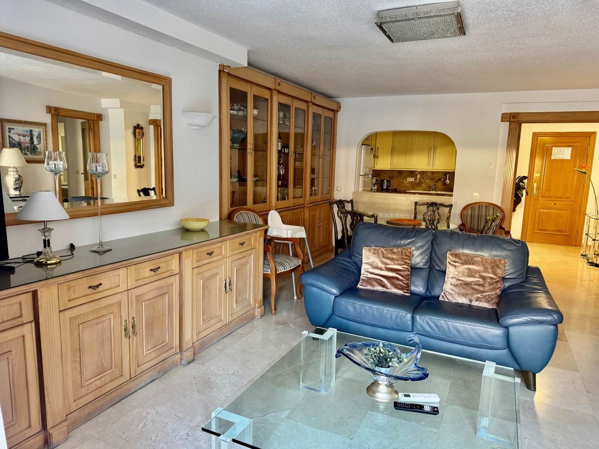 3 Bed Middle Floor Apartment in Marbella