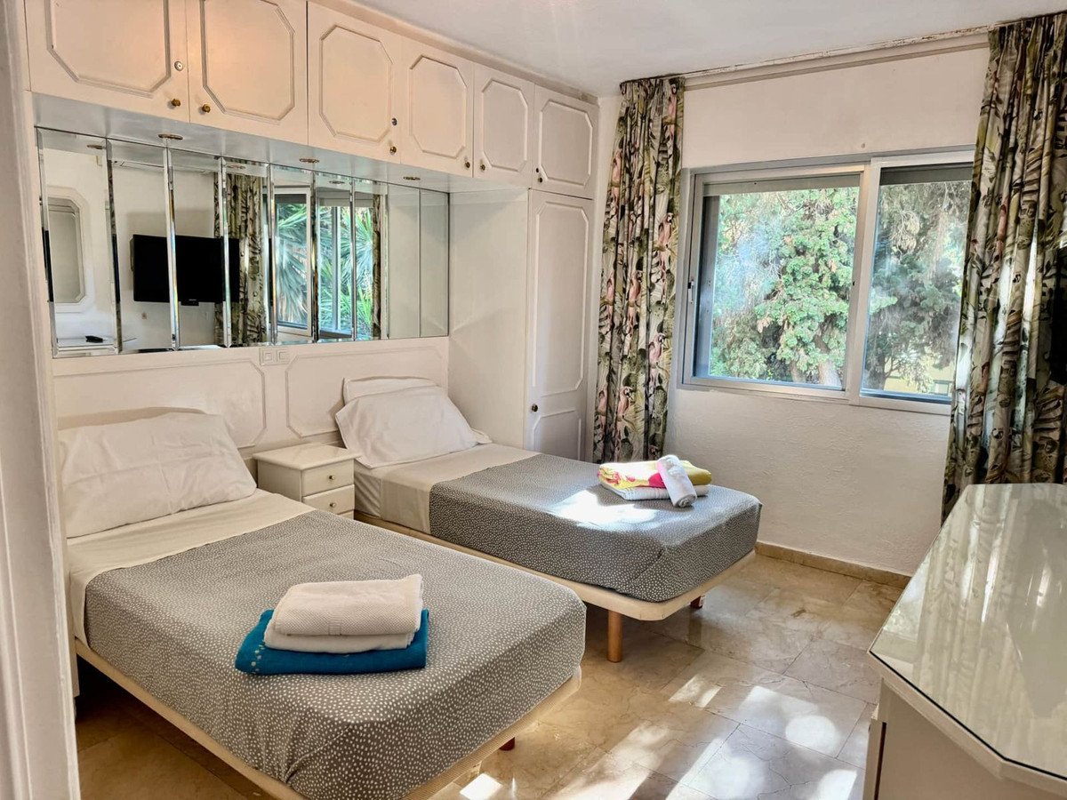 3 Bed Middle Floor Apartment in Marbella