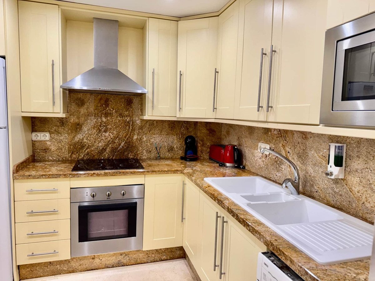 3 Bed Middle Floor Apartment in Marbella