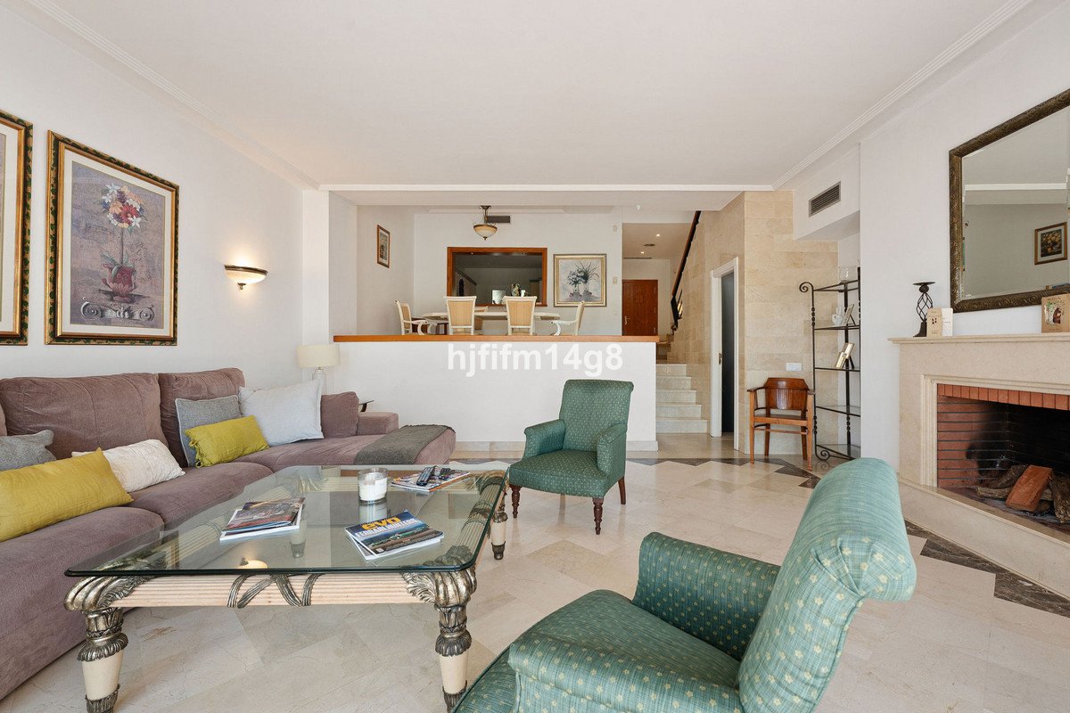 3 Bed Townhouse in Nueva Andalucía
