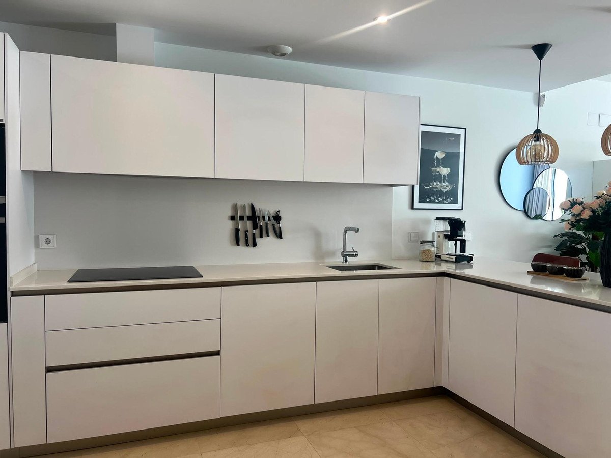 4 Bed Middle Floor Apartment in La Cala de Mijas