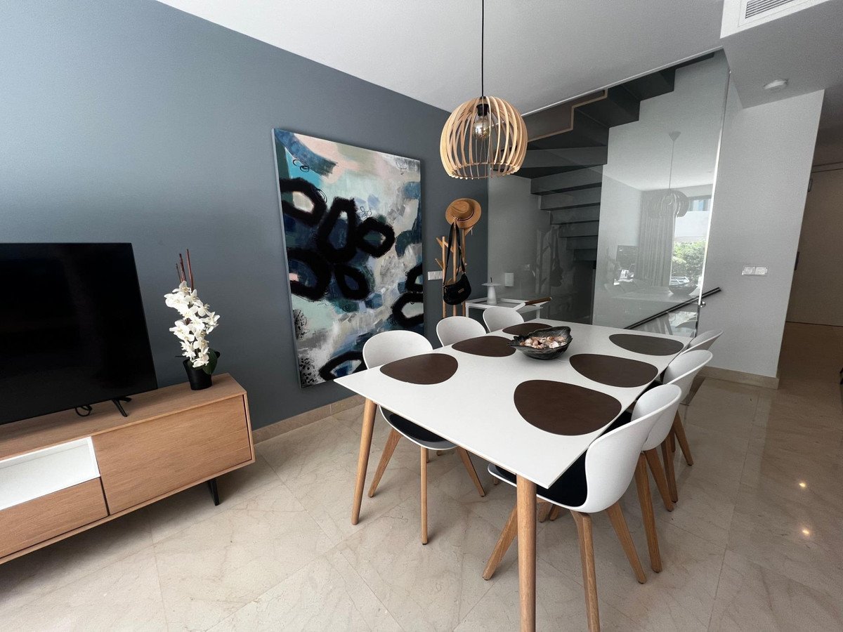 4 Bed Middle Floor Apartment in La Cala de Mijas