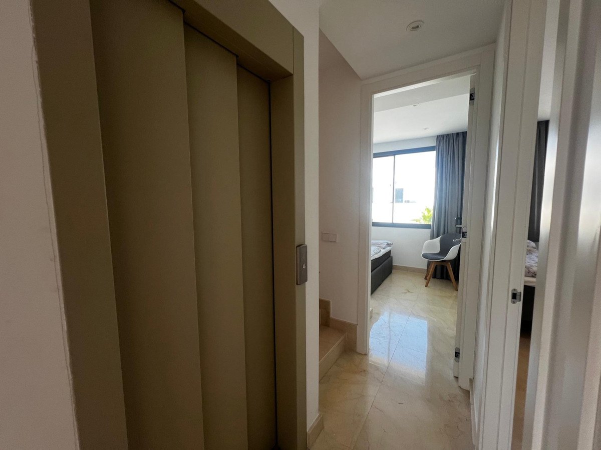 4 Bed Middle Floor Apartment in La Cala de Mijas