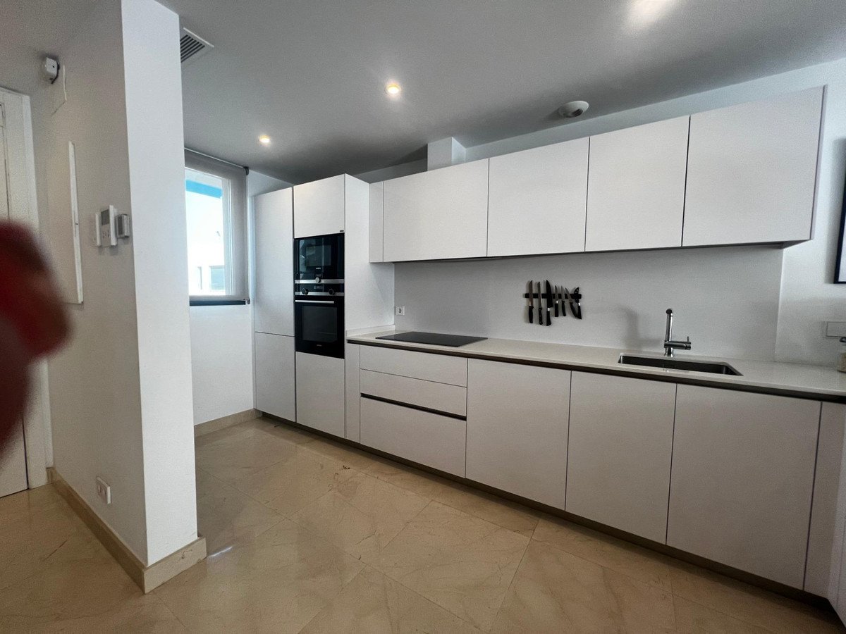 4 Bed Middle Floor Apartment in La Cala de Mijas