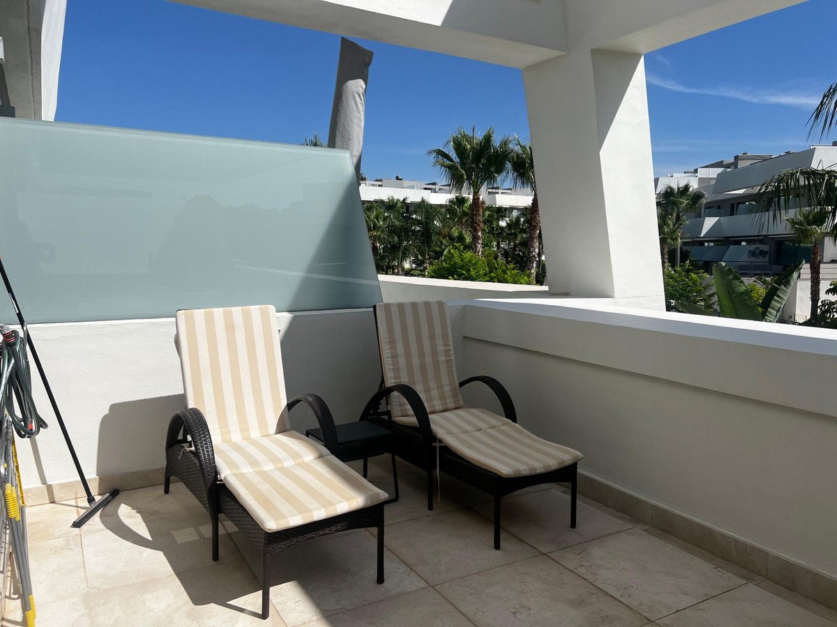 4 Bed Middle Floor Apartment in La Cala de Mijas