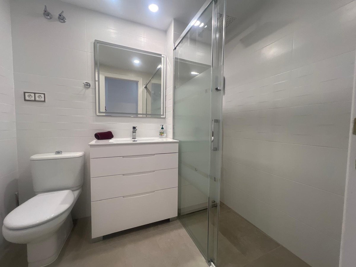 4 Bed Middle Floor Apartment in La Cala de Mijas