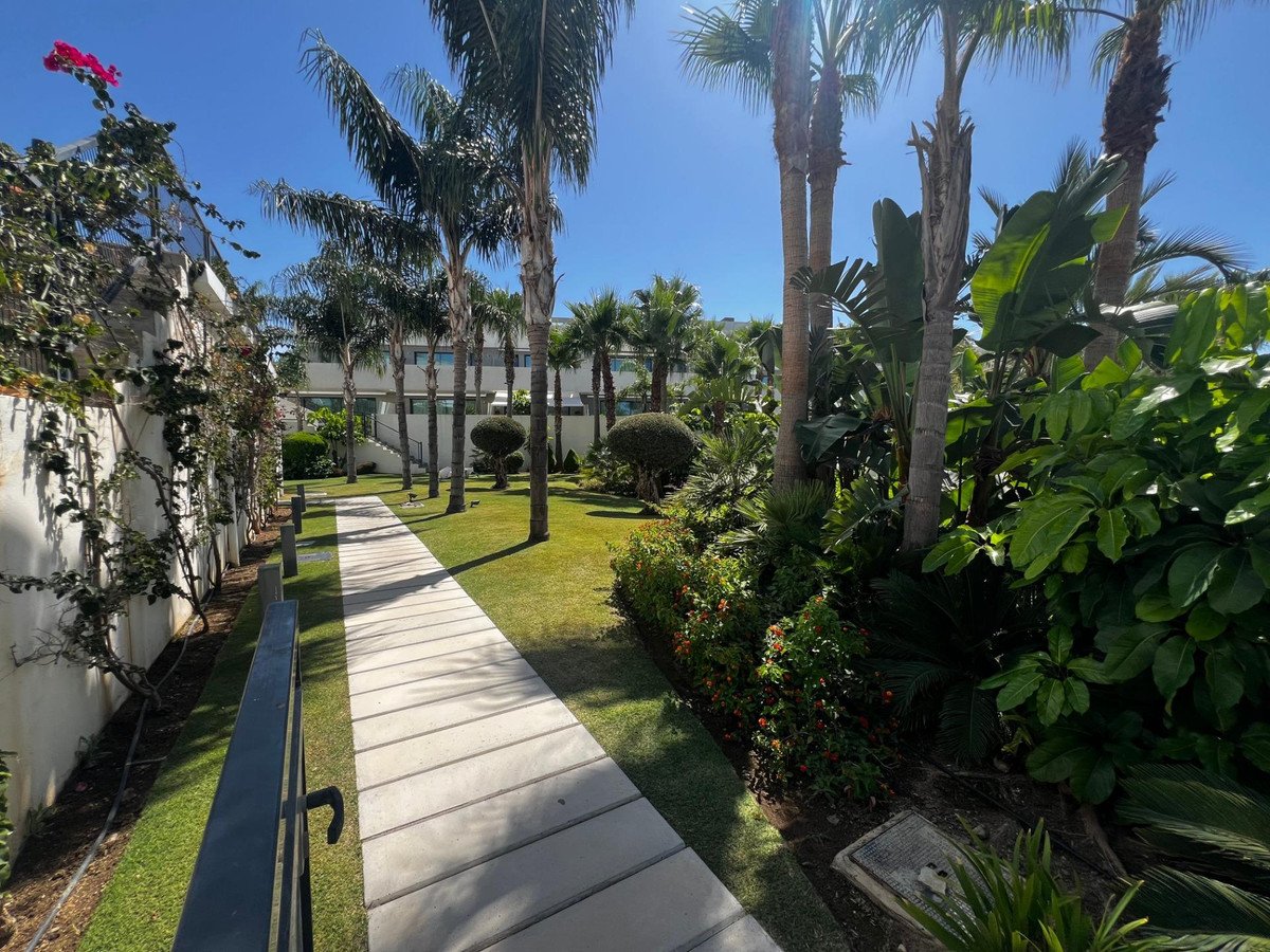 4 Bed Middle Floor Apartment in La Cala de Mijas