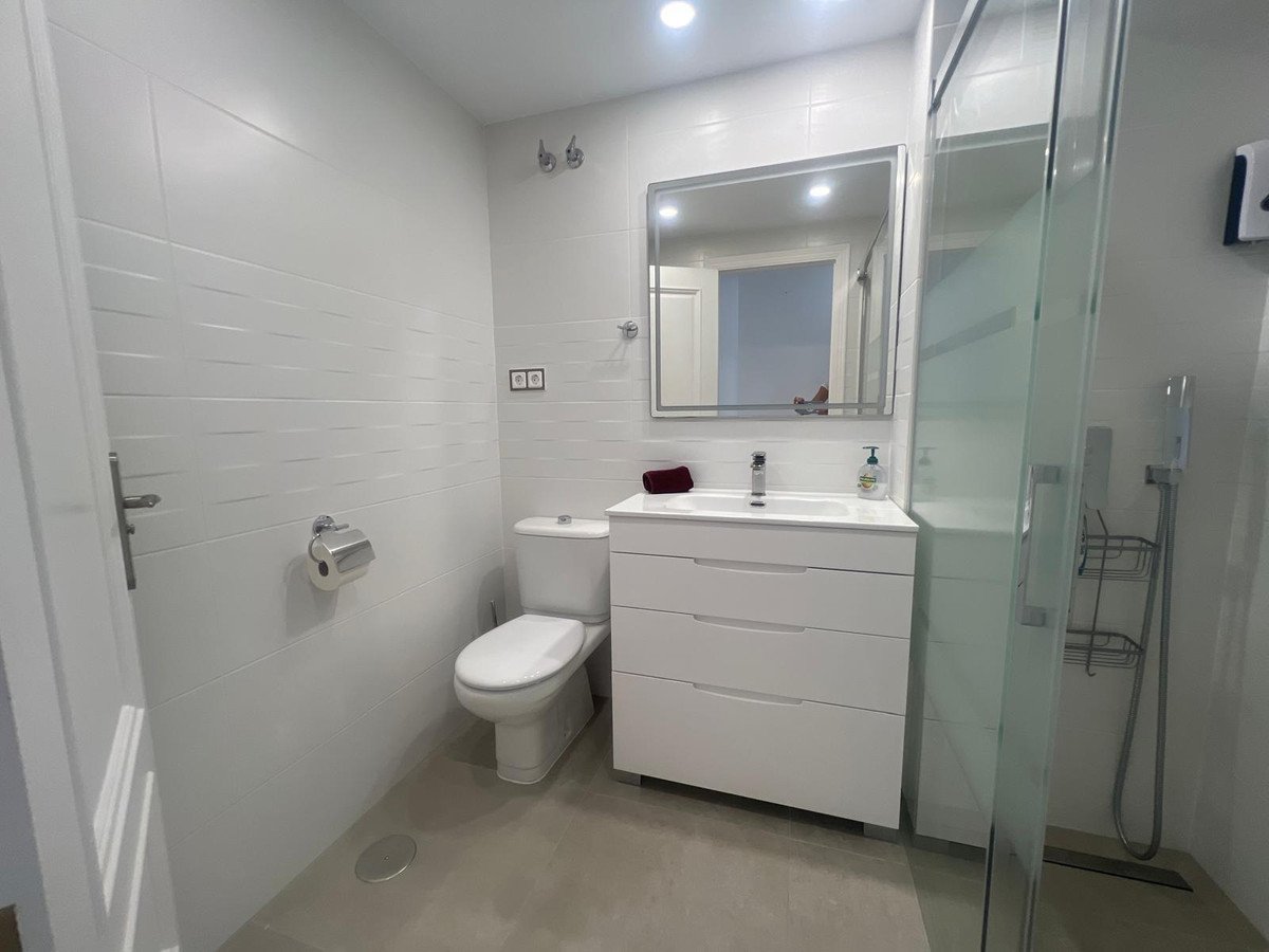 4 Bed Middle Floor Apartment in La Cala de Mijas
