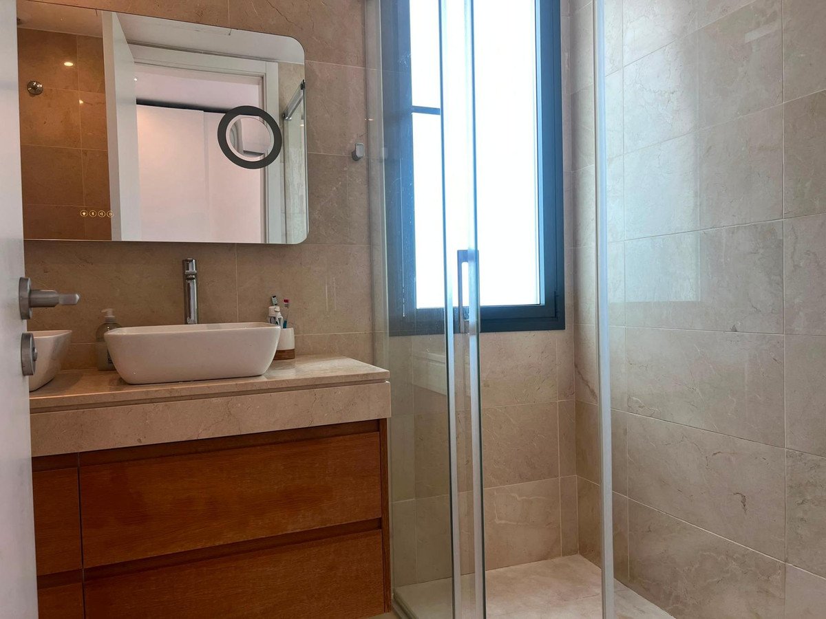 4 Bed Middle Floor Apartment in La Cala de Mijas
