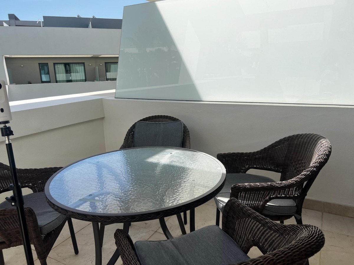 4 Bed Middle Floor Apartment in La Cala de Mijas