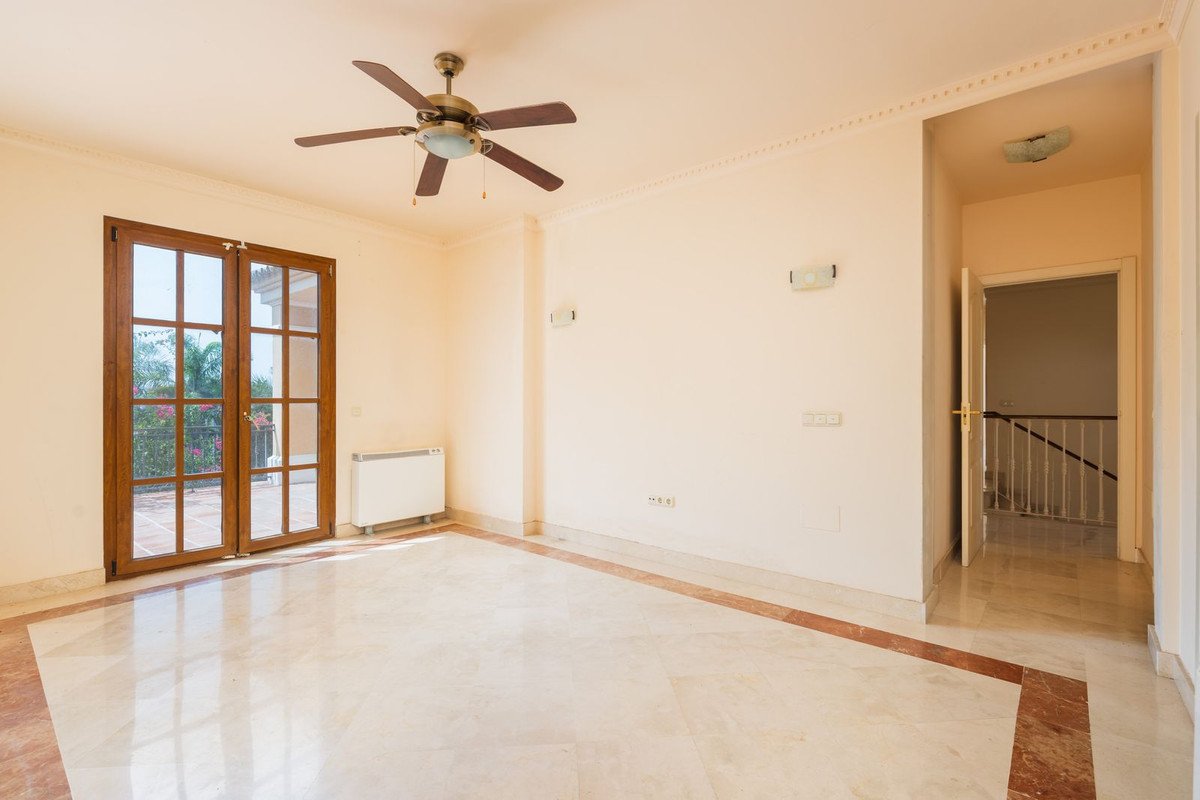 4 Bed Detached Villa in Estepona