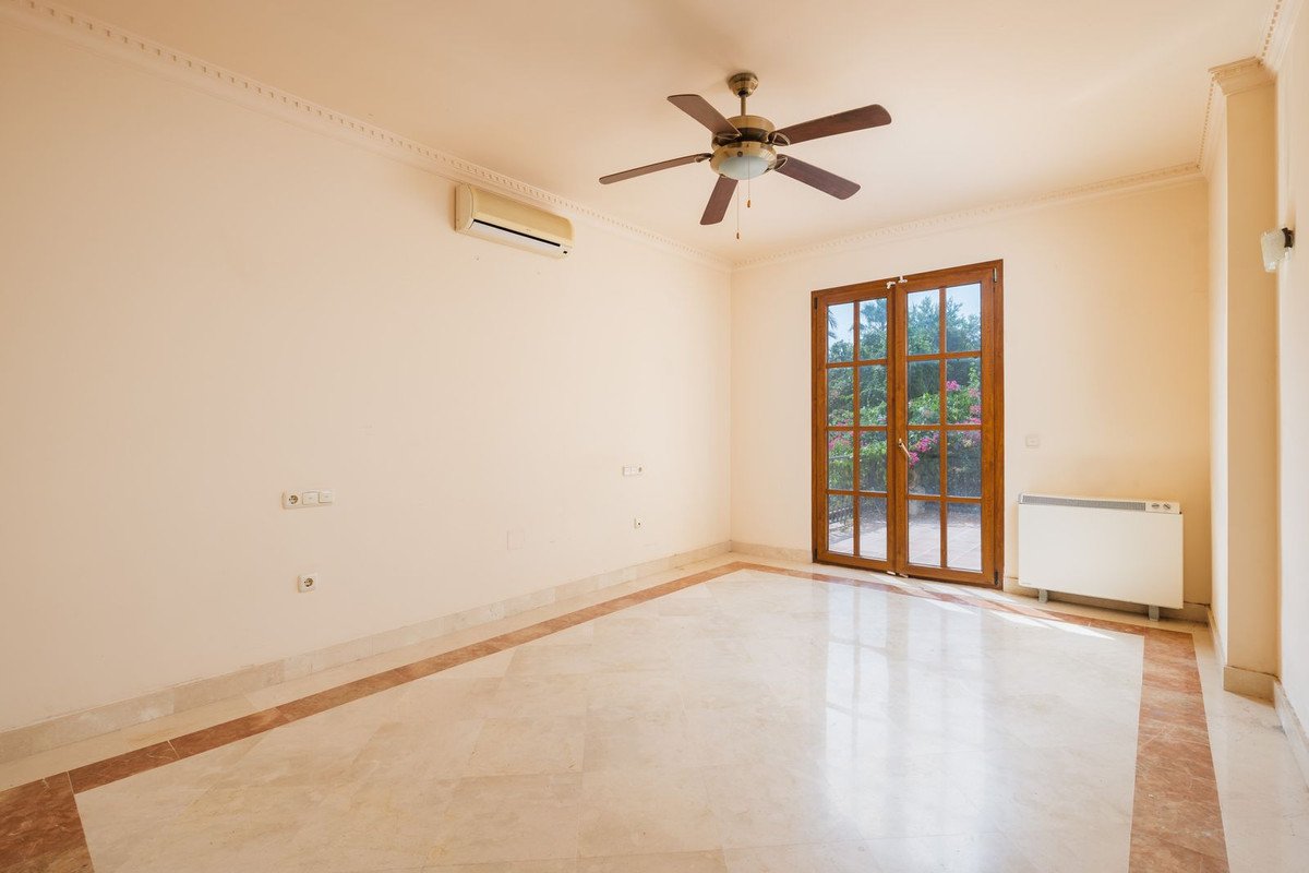 4 Bed Detached Villa in Estepona