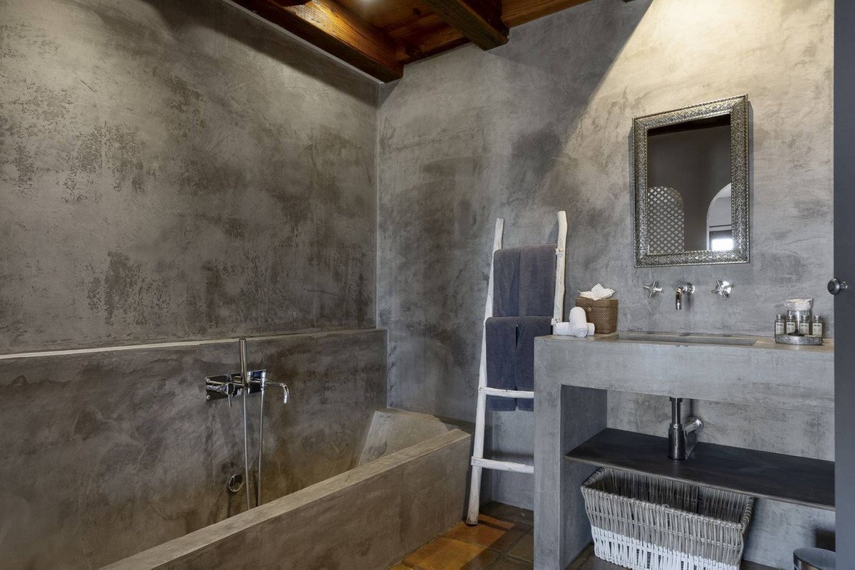 13 Bed Hotel in Villanueva De La Concepcion