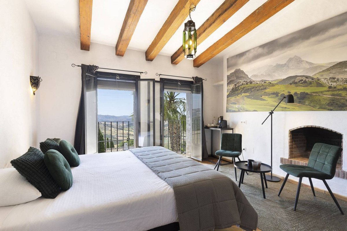 13 Bed Hotel in Villanueva De La Concepcion