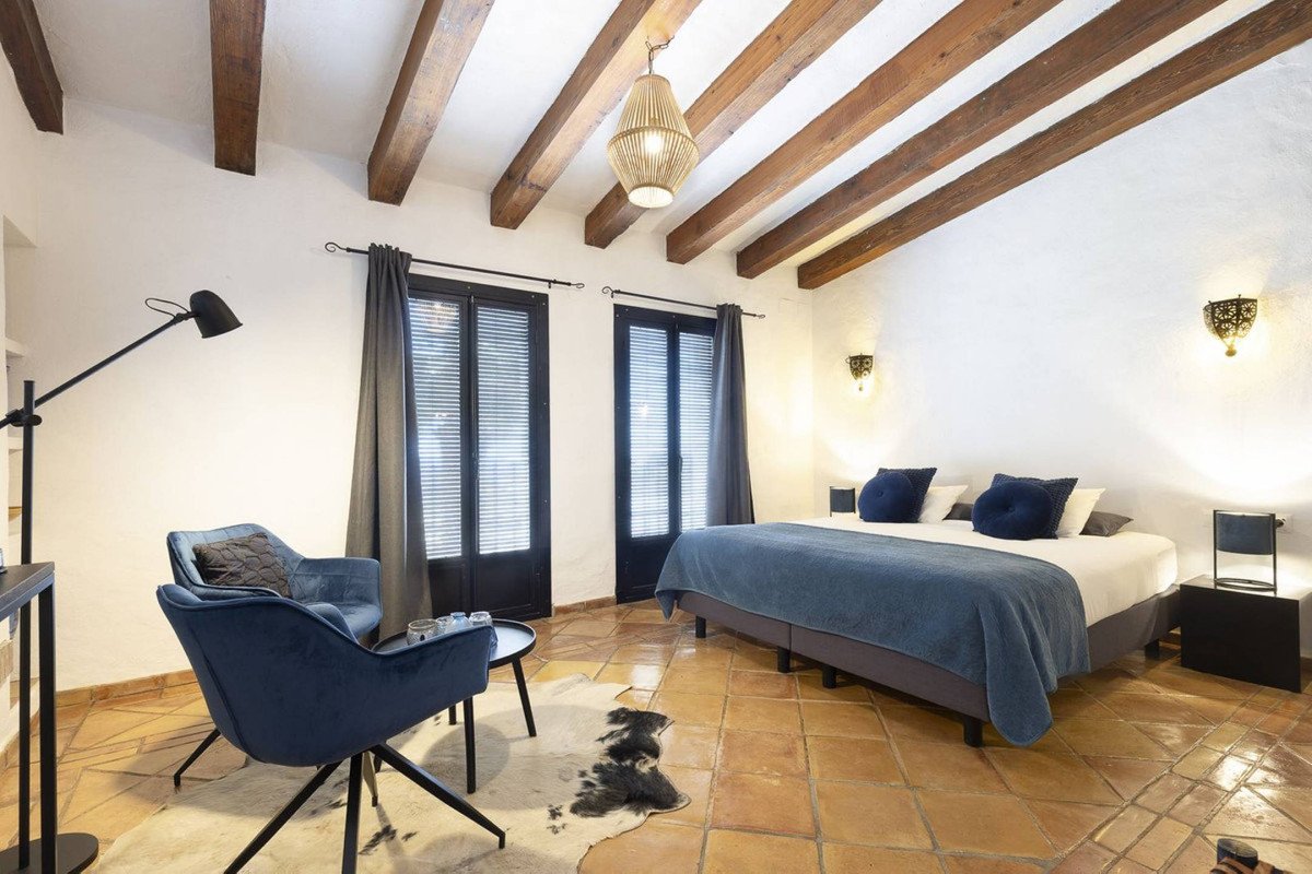 13 Bed Hotel in Villanueva De La Concepcion