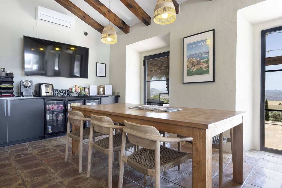 13 Bed Hotel in Villanueva De La Concepcion