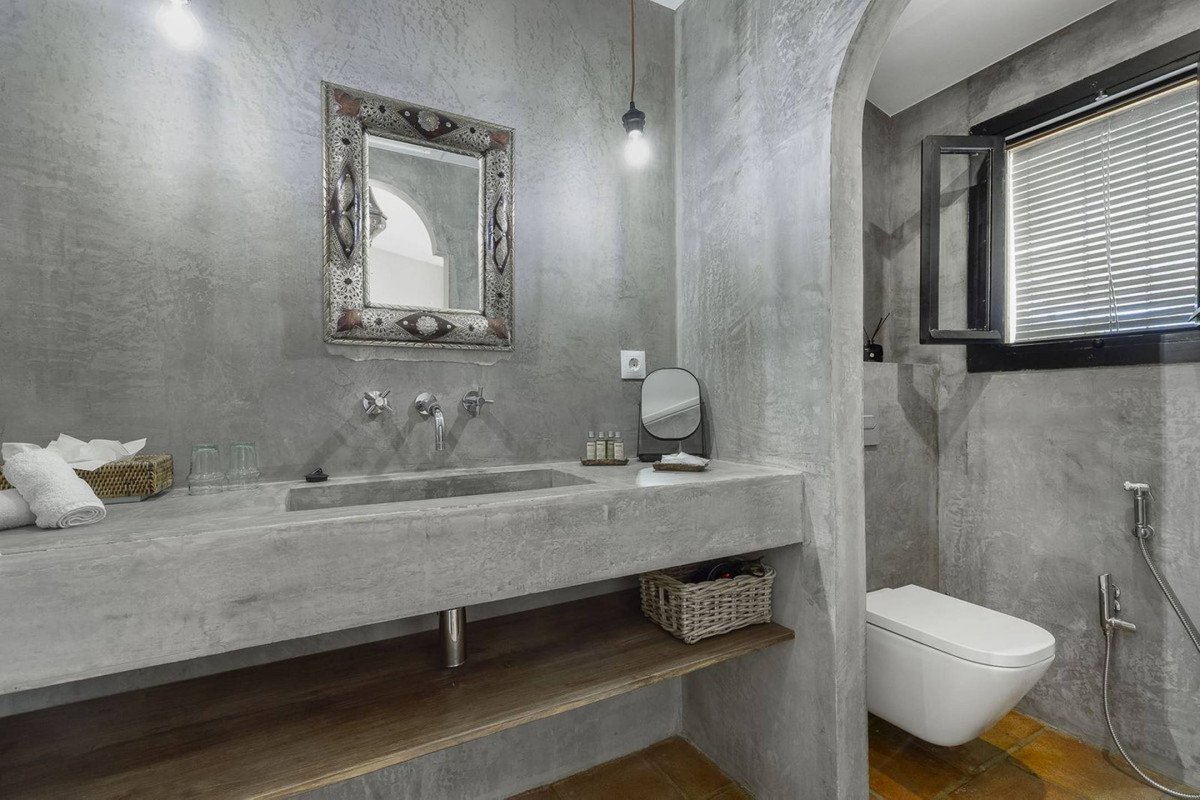 13 Bed Hotel in Villanueva De La Concepcion