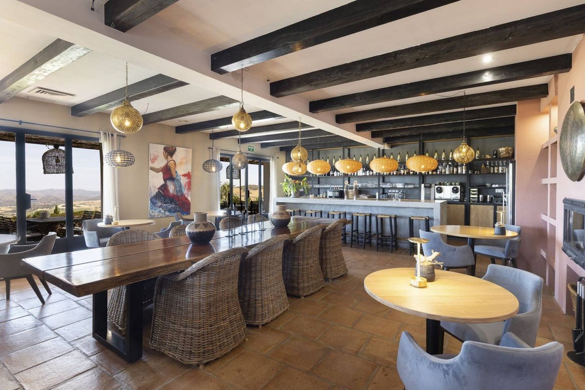 13 Bed Hotel in Villanueva De La Concepcion
