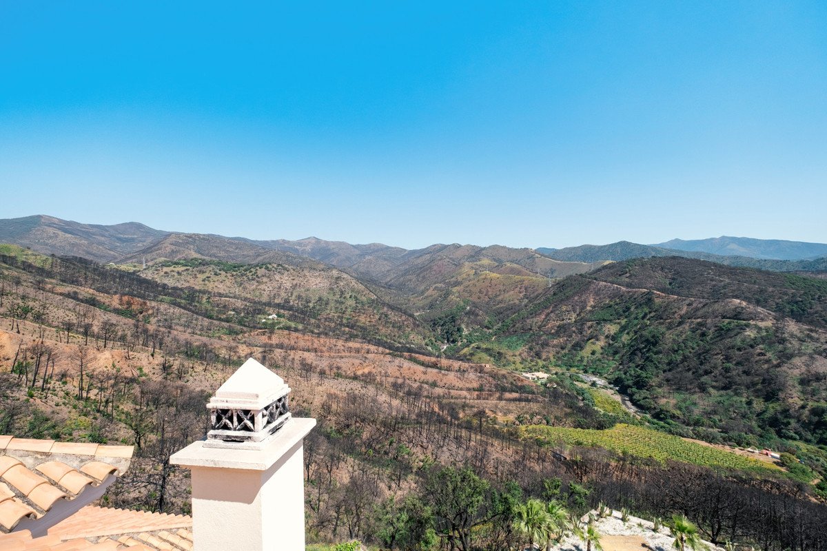 7 Bed Finca - Cortijo in Estepona
