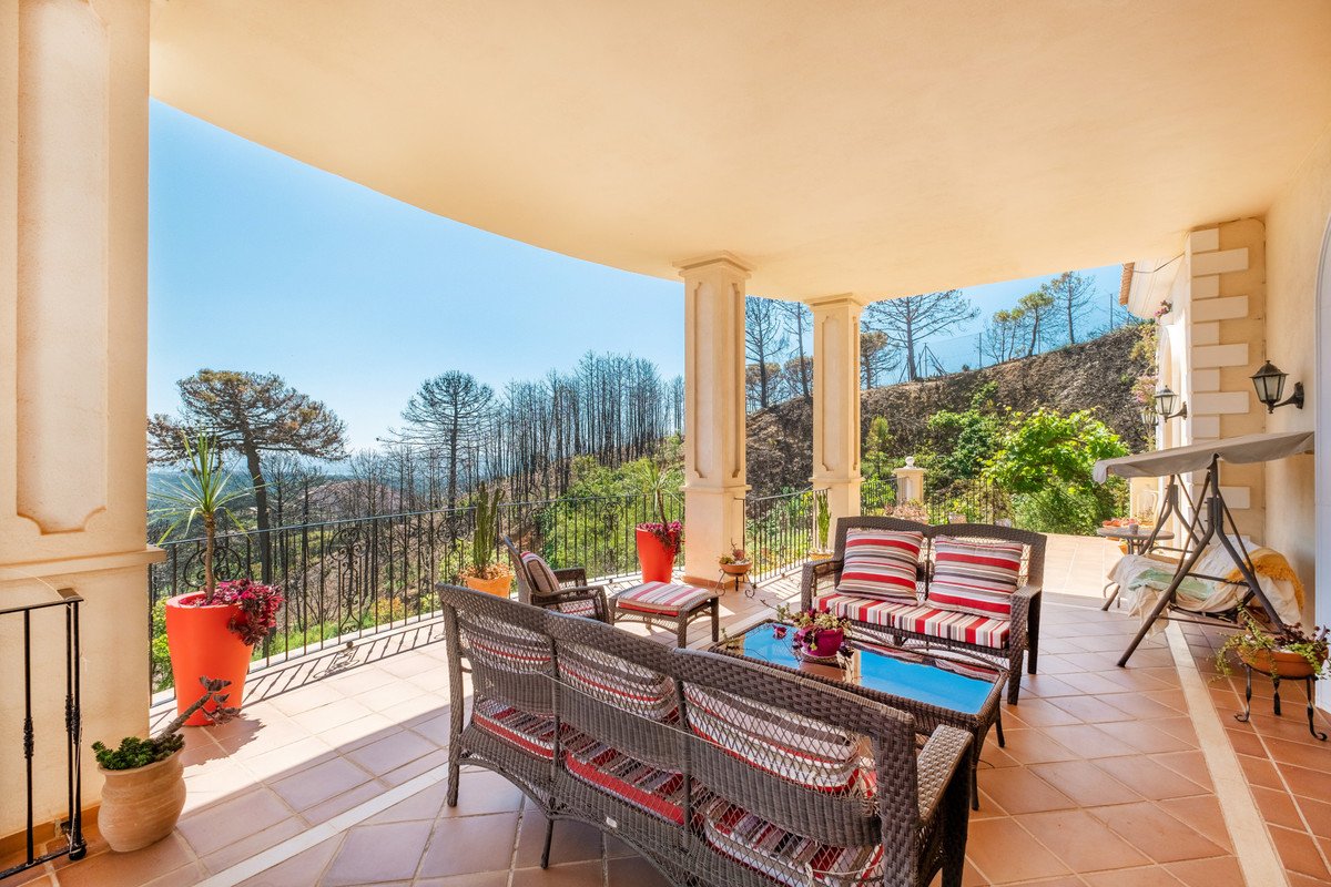 7 Bed Finca - Cortijo in Estepona